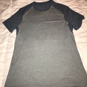 Lululemon dual color men’s tee